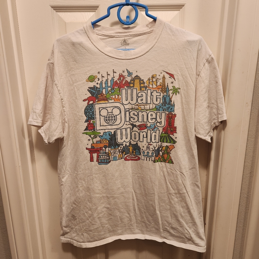 Disney World Park Icons Attractions tshirt size L